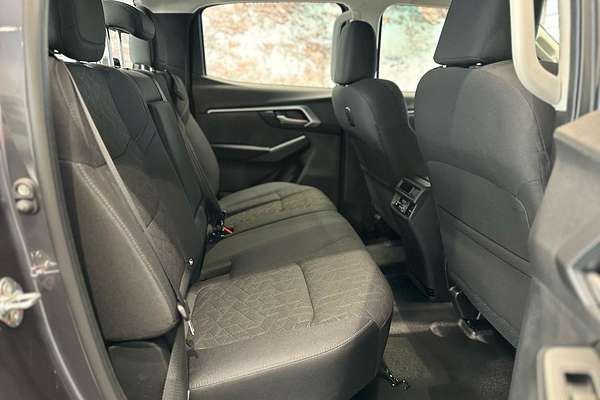 2025 Isuzu D-MAX LS-M 4X4