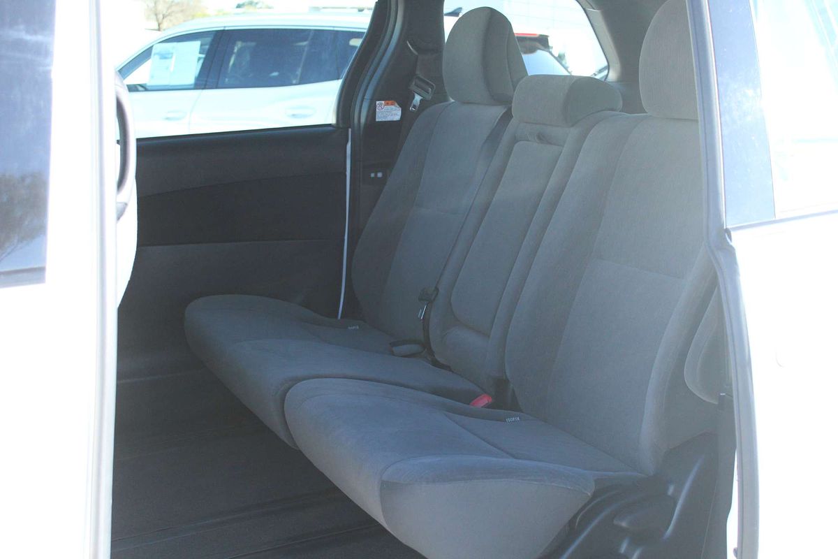 2018 Toyota Tarago GLi ACR50R