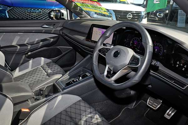 2022 Volkswagen Golf 110TSI R-Line 8