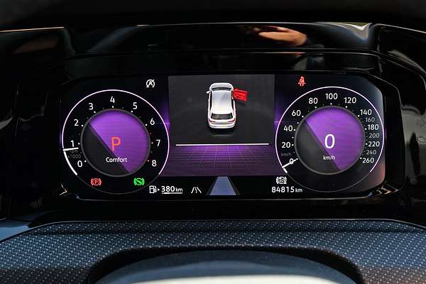 2022 Volkswagen Golf 110TSI R-Line 8