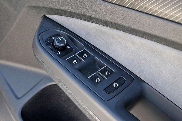 2022 Volkswagen Golf 110TSI R-Line 8