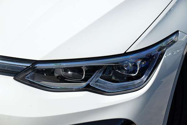 2022 Volkswagen Golf 110TSI R-Line 8