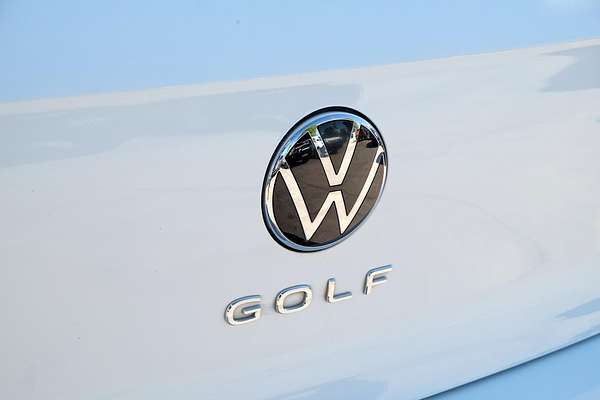 2022 Volkswagen Golf 110TSI R-Line 8