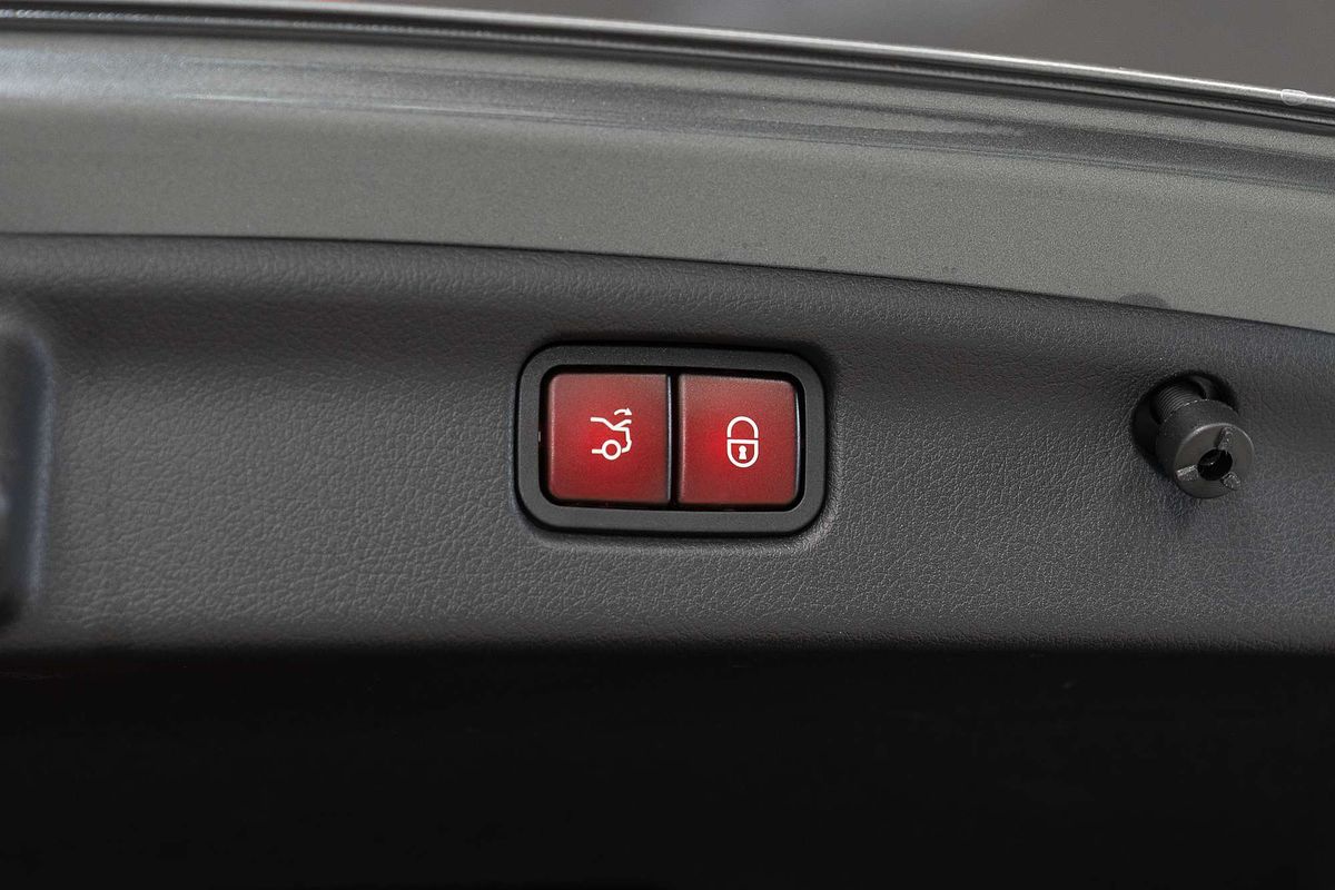 2023 Mercedes-Benz C-Class C200 W206