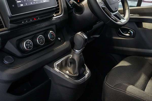 2024 Renault Trafic Premium X82 LWB