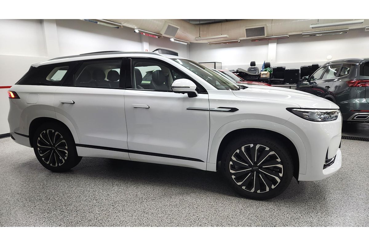 2025 Jaecoo J8 Track