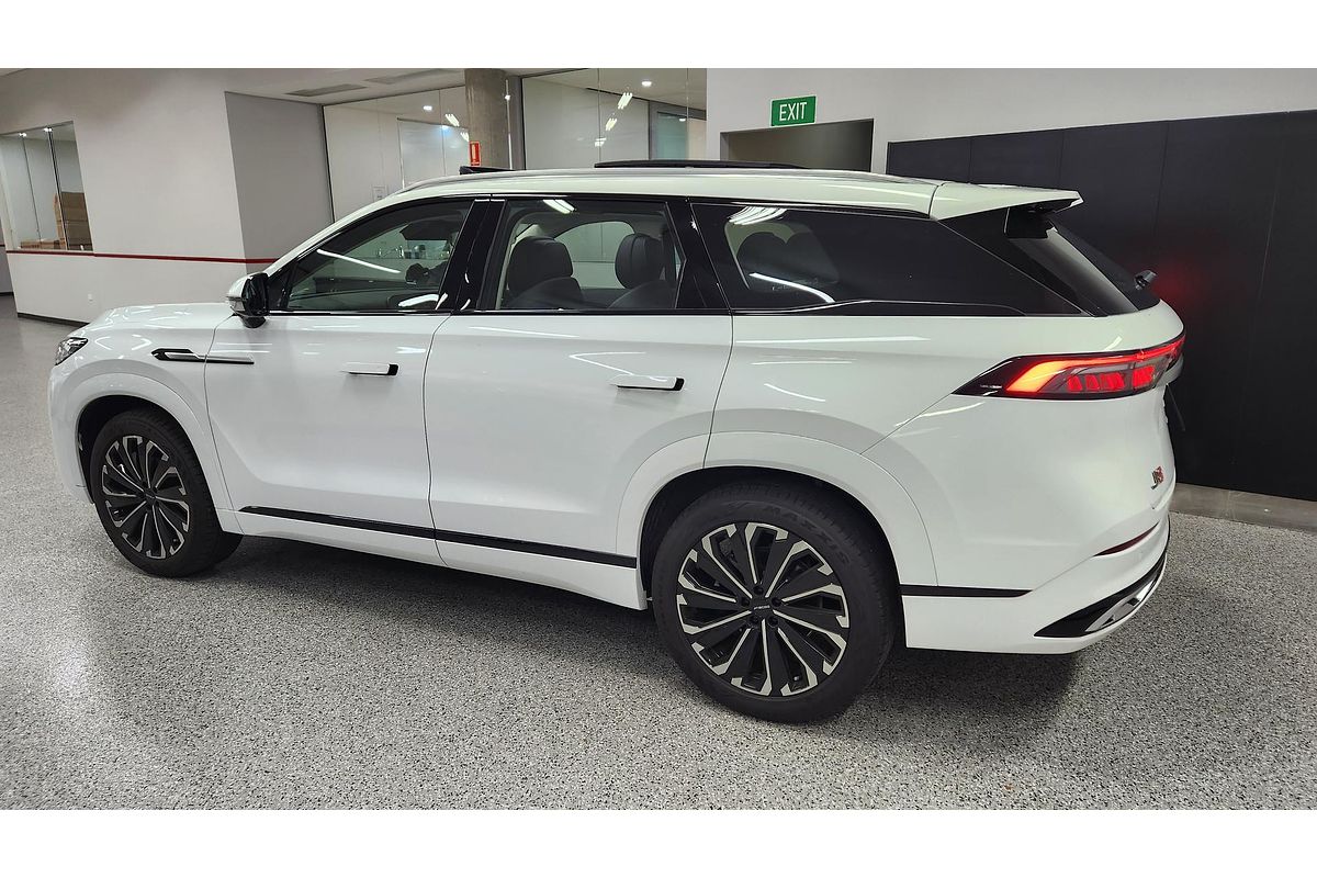 2025 Jaecoo J8 Track