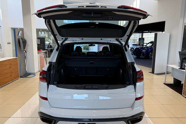 2023 BMW X5 M50i G05
