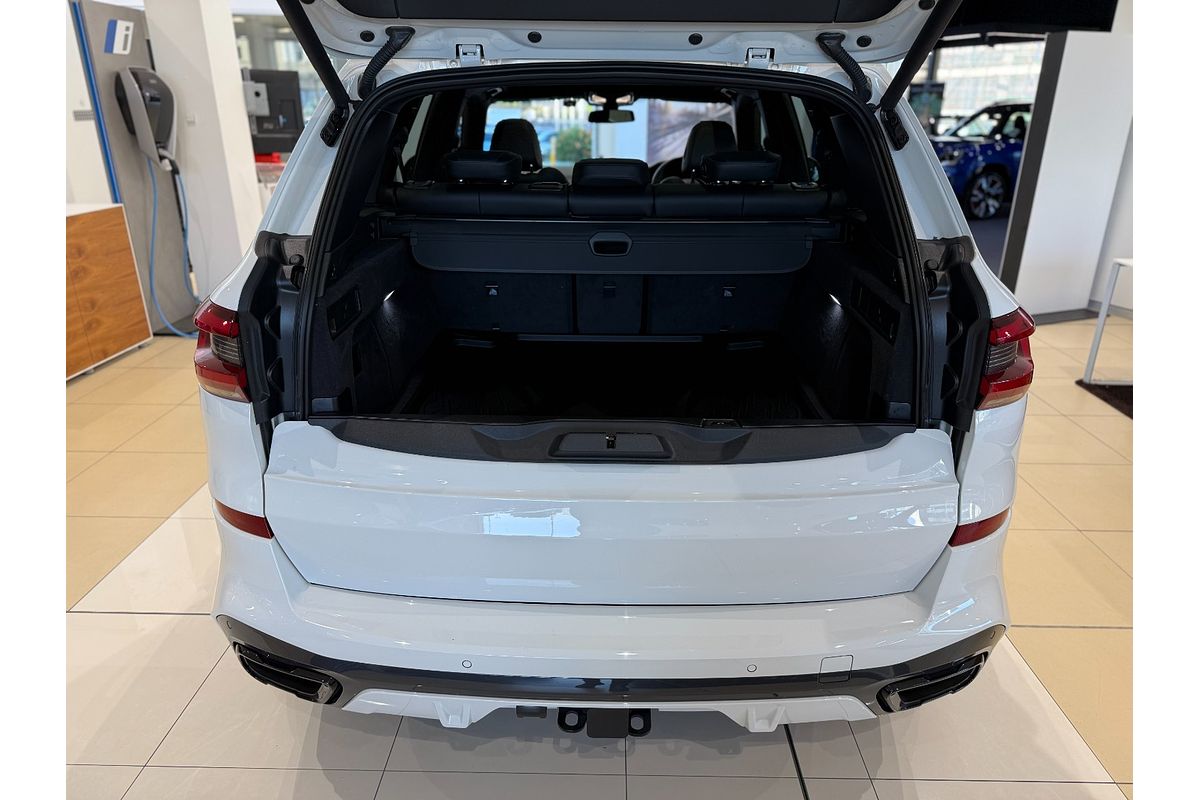 2023 BMW X5 M50i G05