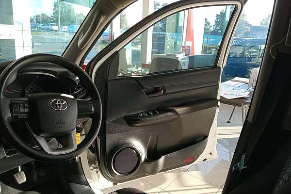 2016 Toyota Hilux Workmate GUN122R Rear Wheel Drive