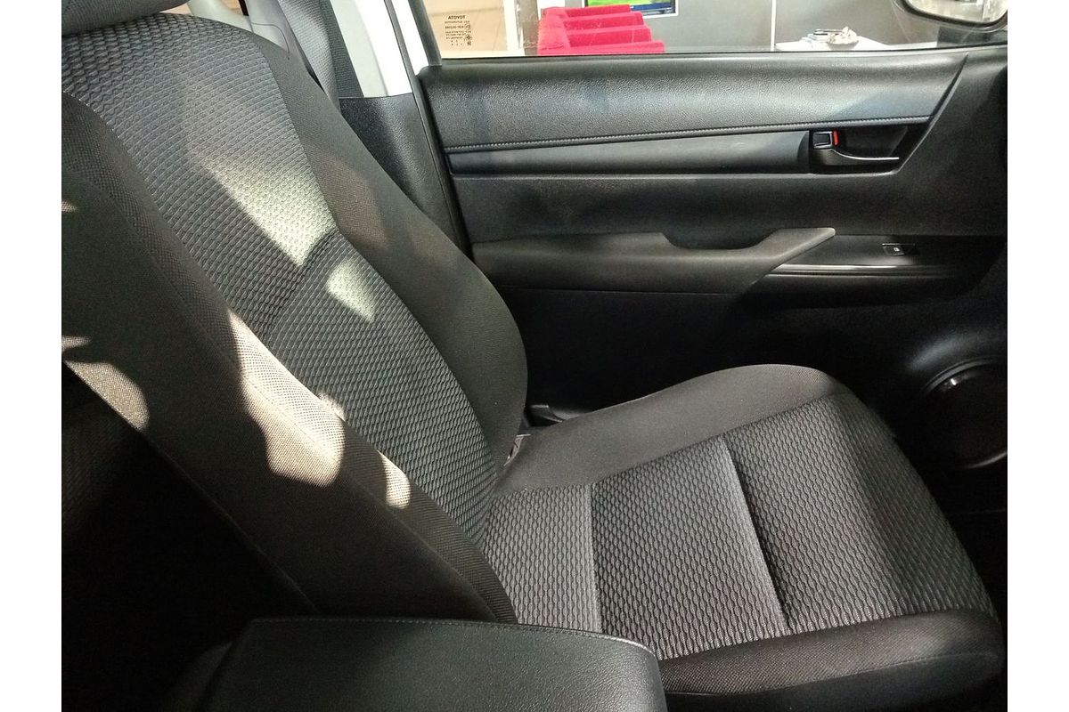 2016 Toyota Hilux Workmate GUN122R Rear Wheel Drive