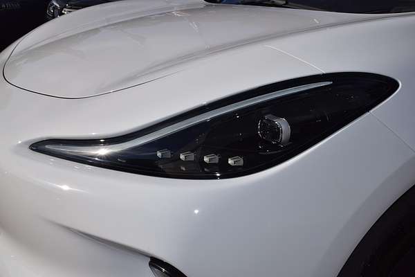 2025 MG IM6 Platinum S12L