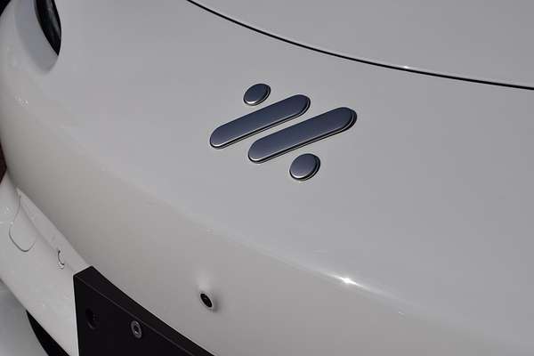 2025 MG IM6 Platinum S12L