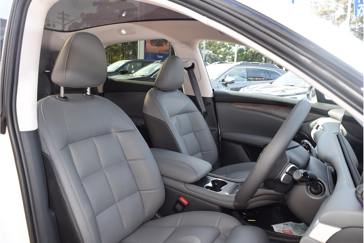 2025 MG IM6 Platinum S12L