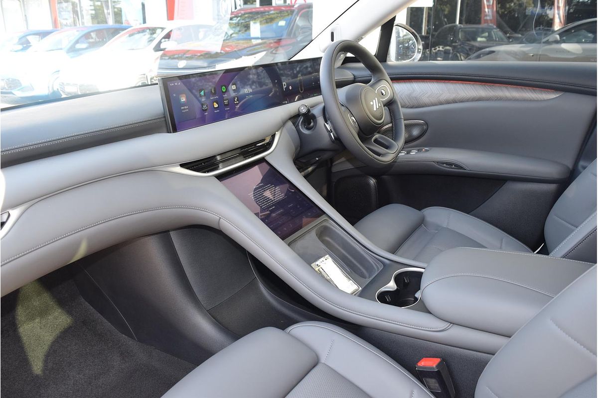 2025 MG IM6 Platinum S12L
