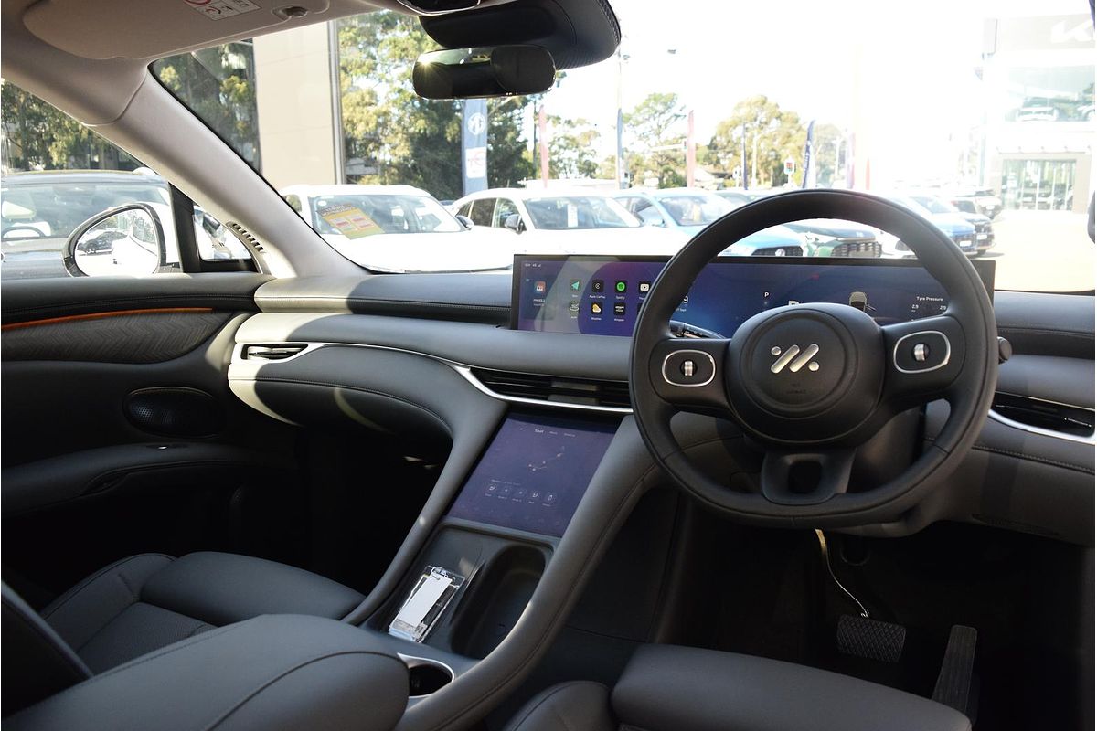 2025 MG IM6 Platinum S12L