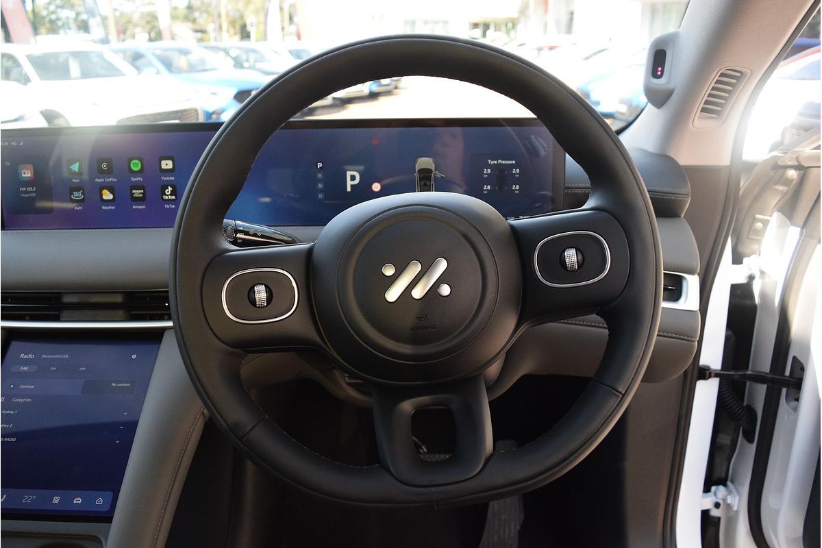 2025 MG IM6 Platinum S12L