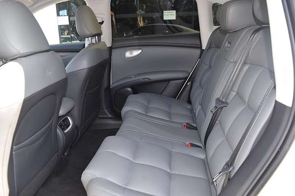 2025 MG IM6 Platinum S12L