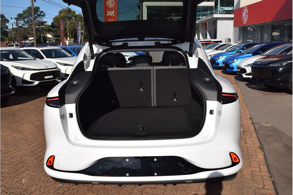 2025 MG IM6 Platinum S12L