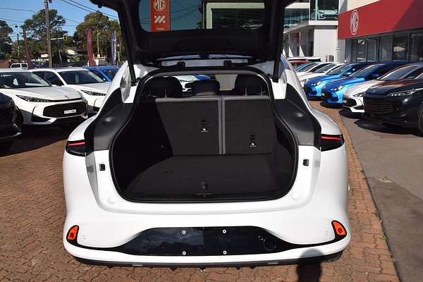 2025 MG IM6 Platinum S12L