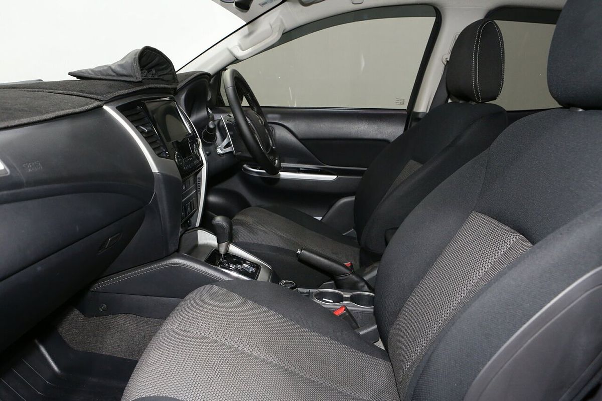 2023 Mitsubishi Triton GLS MR 4X4