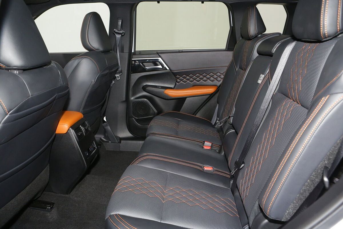 2024 Mitsubishi Outlander Exceed Tourer ZM
