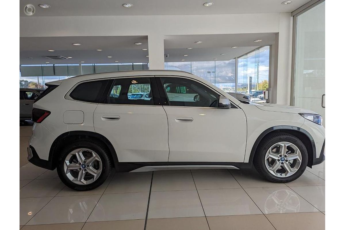 2023 BMW iX1 eDrive20 xLine U11