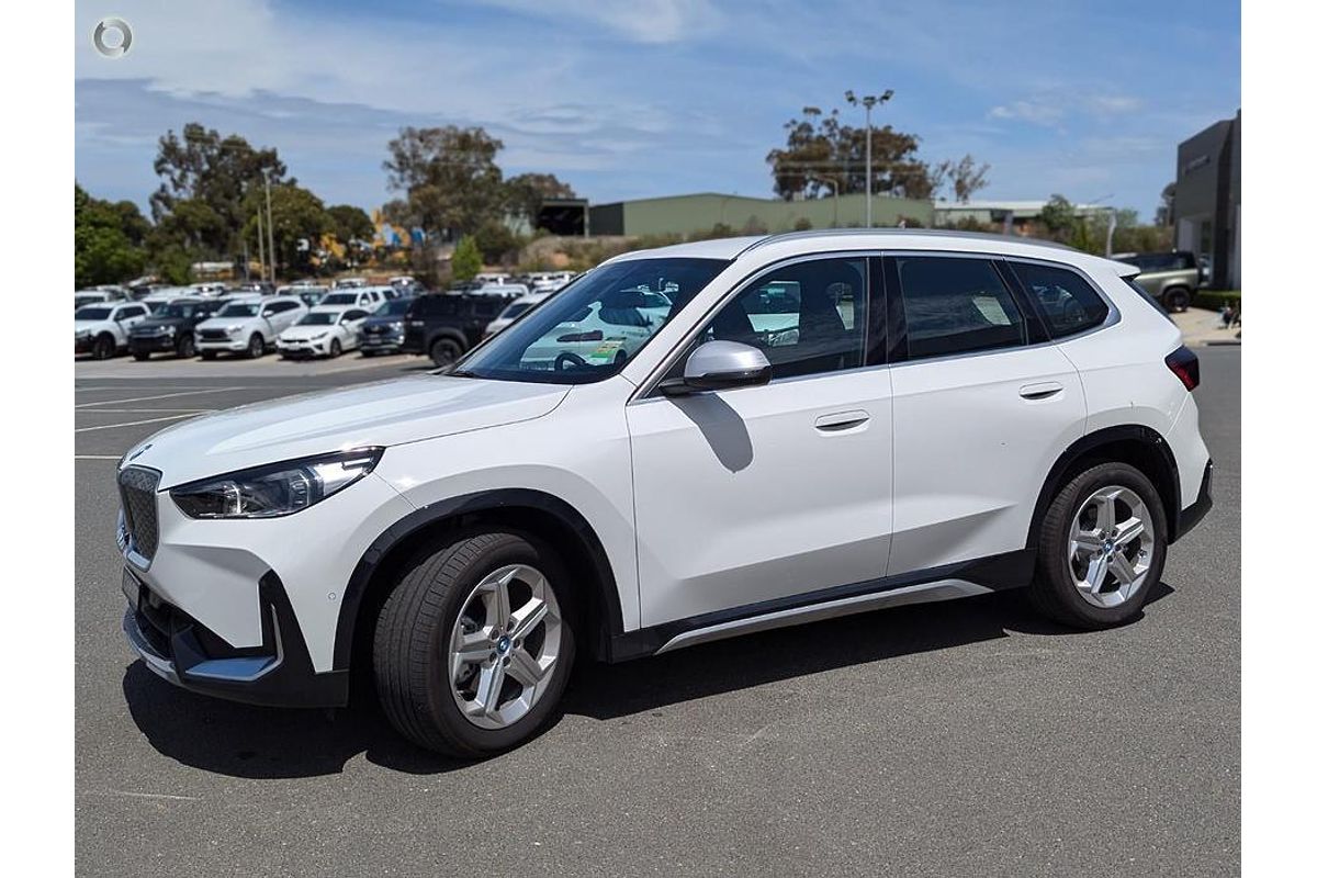 2023 BMW iX1 eDrive20 xLine U11