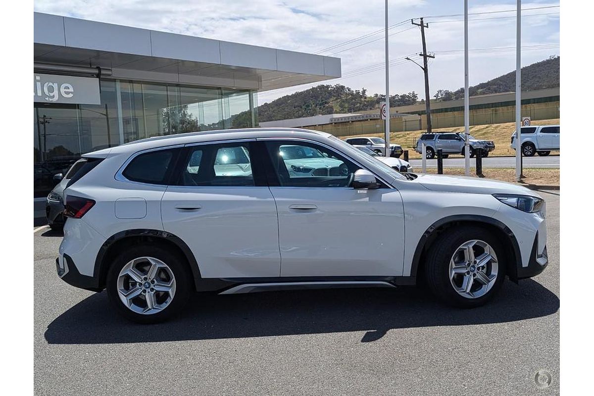 2023 BMW iX1 eDrive20 xLine U11