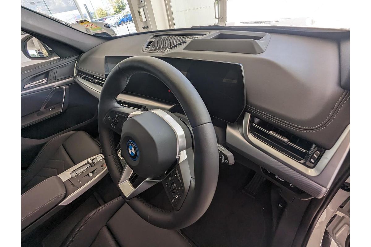 2023 BMW iX1 eDrive20 xLine U11