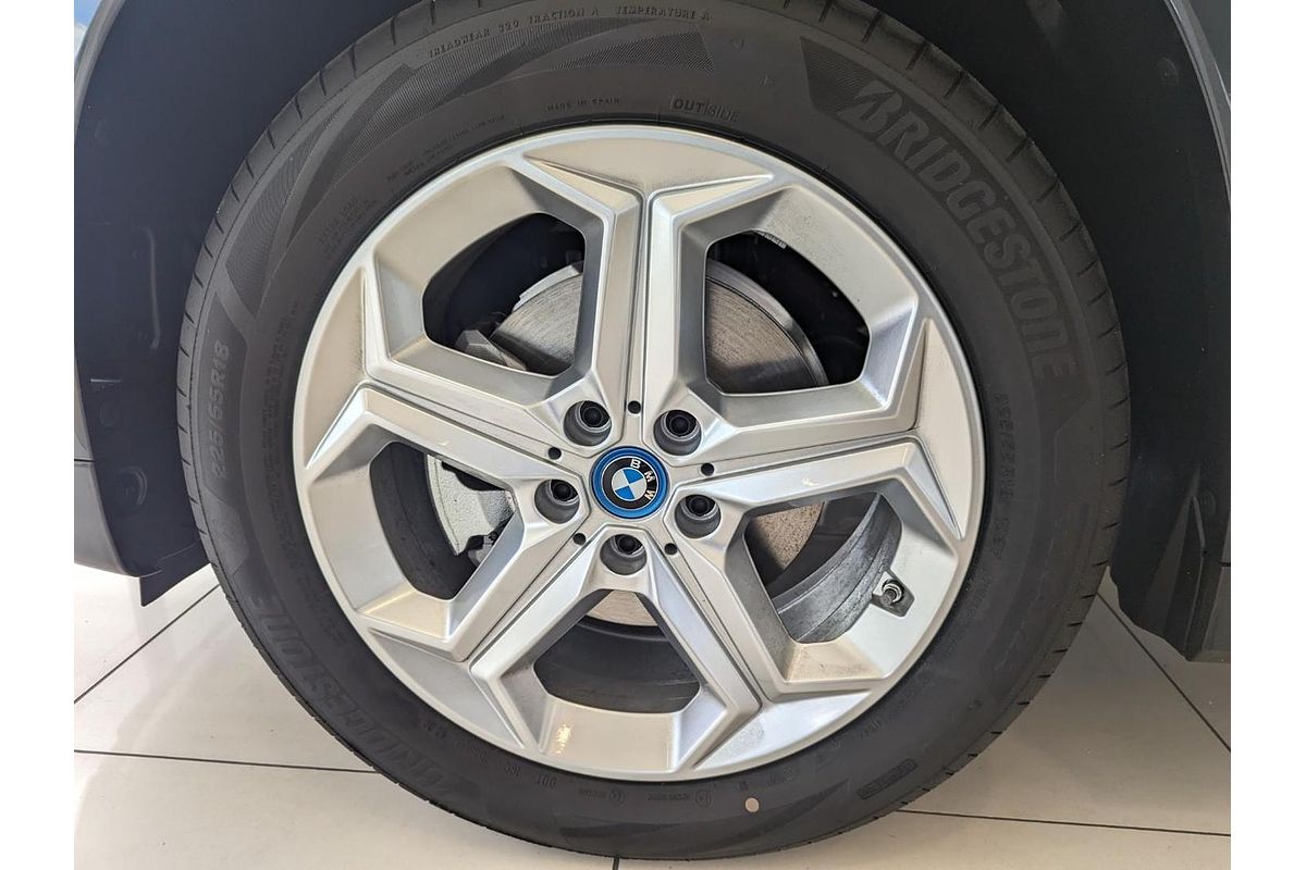 2023 BMW iX1 eDrive20 xLine U11