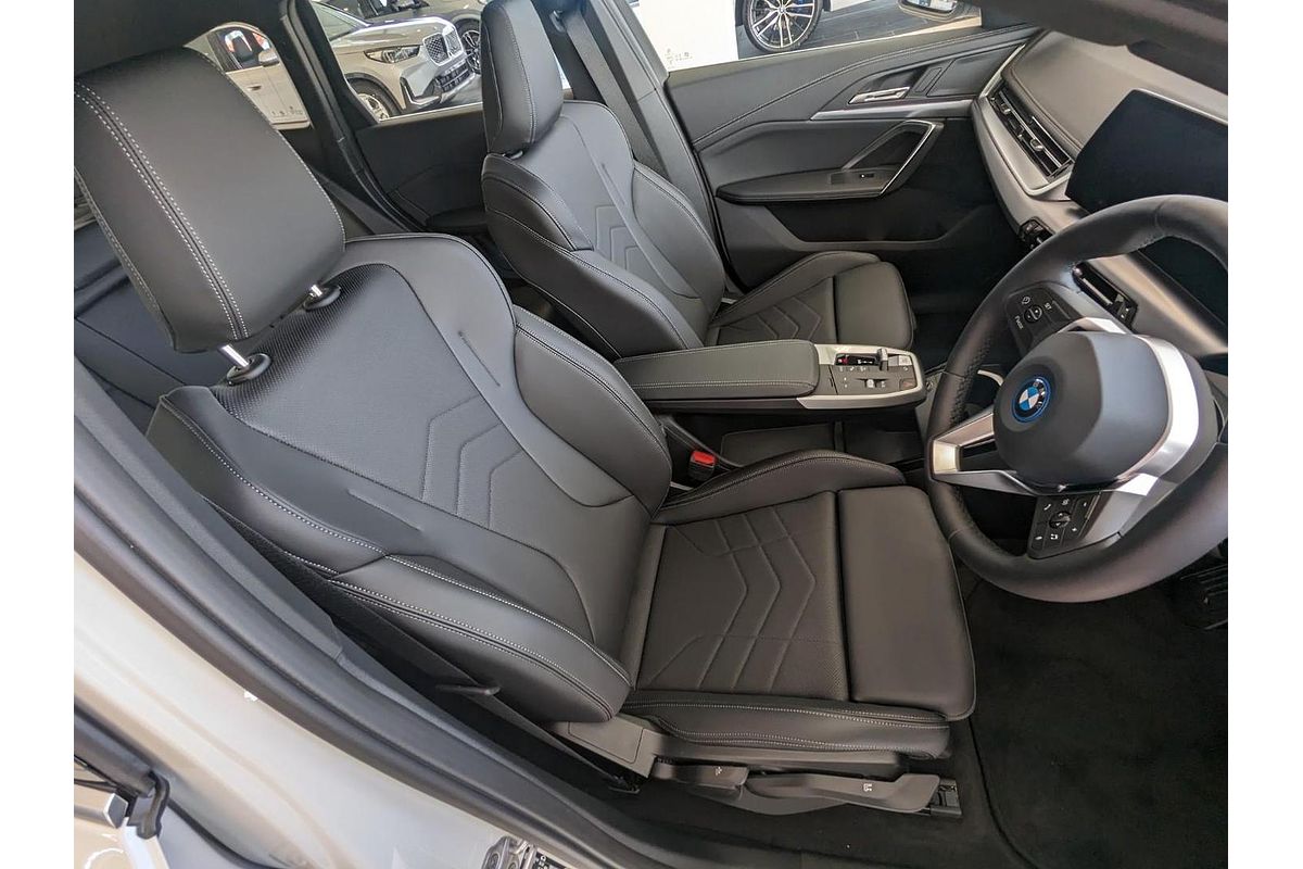 2023 BMW iX1 eDrive20 xLine U11