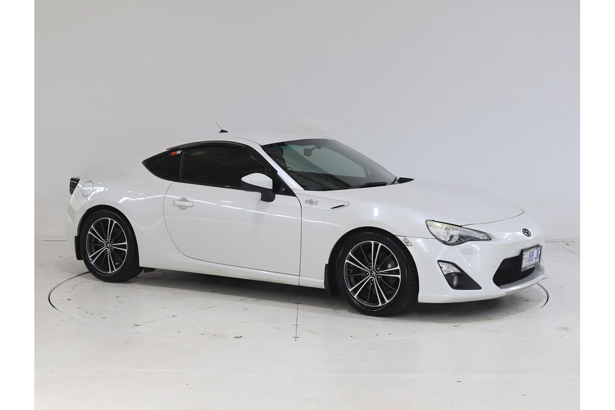 86 GTS 2.0L Petrol Manual Coupe 8078910 001