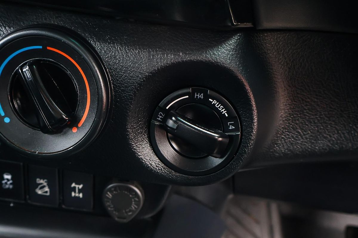 2019 Toyota Hilux SR GUN126R 4X4