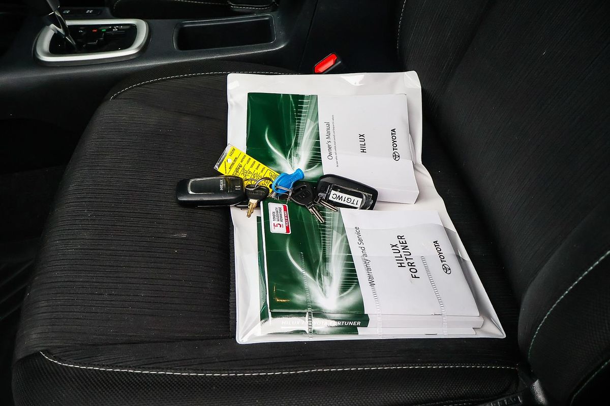 2020 Toyota Hilux SR5 GUN126R 4X4