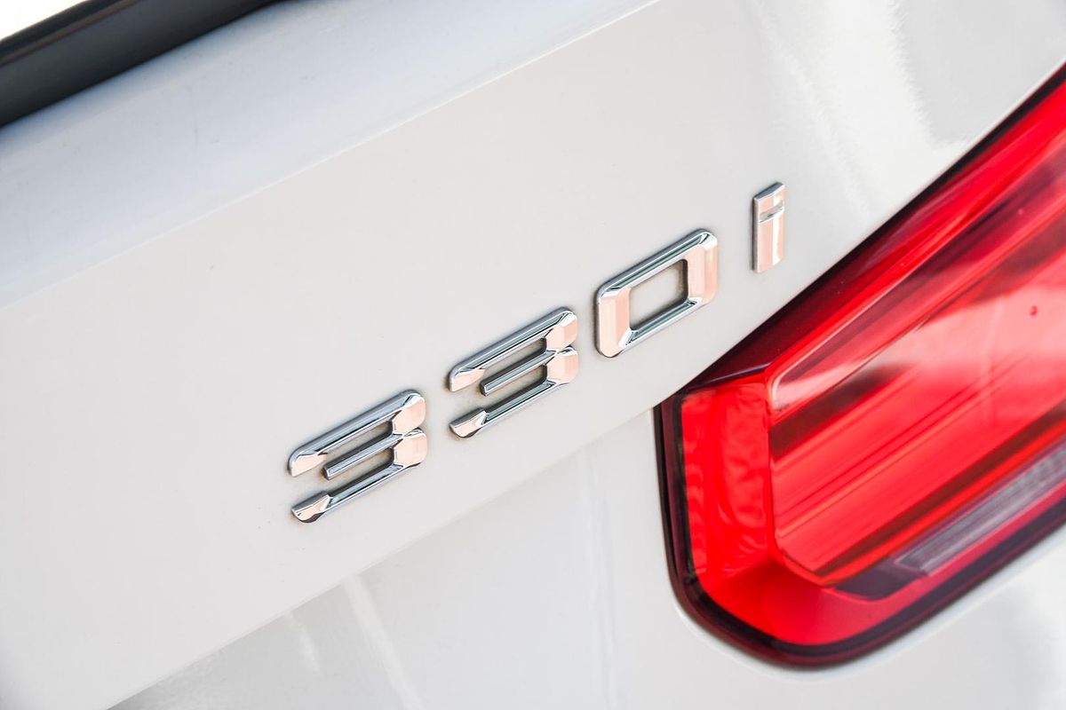 2015 BMW 3 Series 330i Sport Line F30 LCI