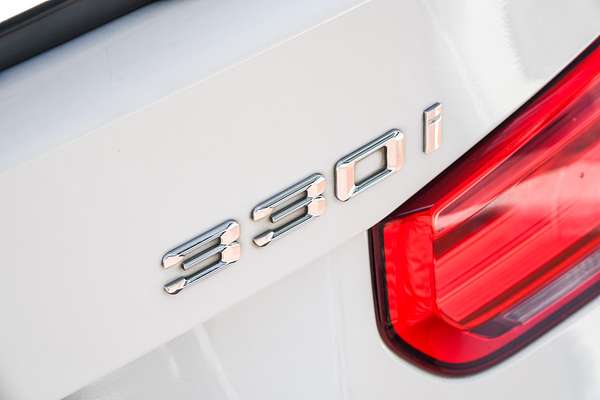 2015 BMW 3 Series 330i Sport Line F30 LCI