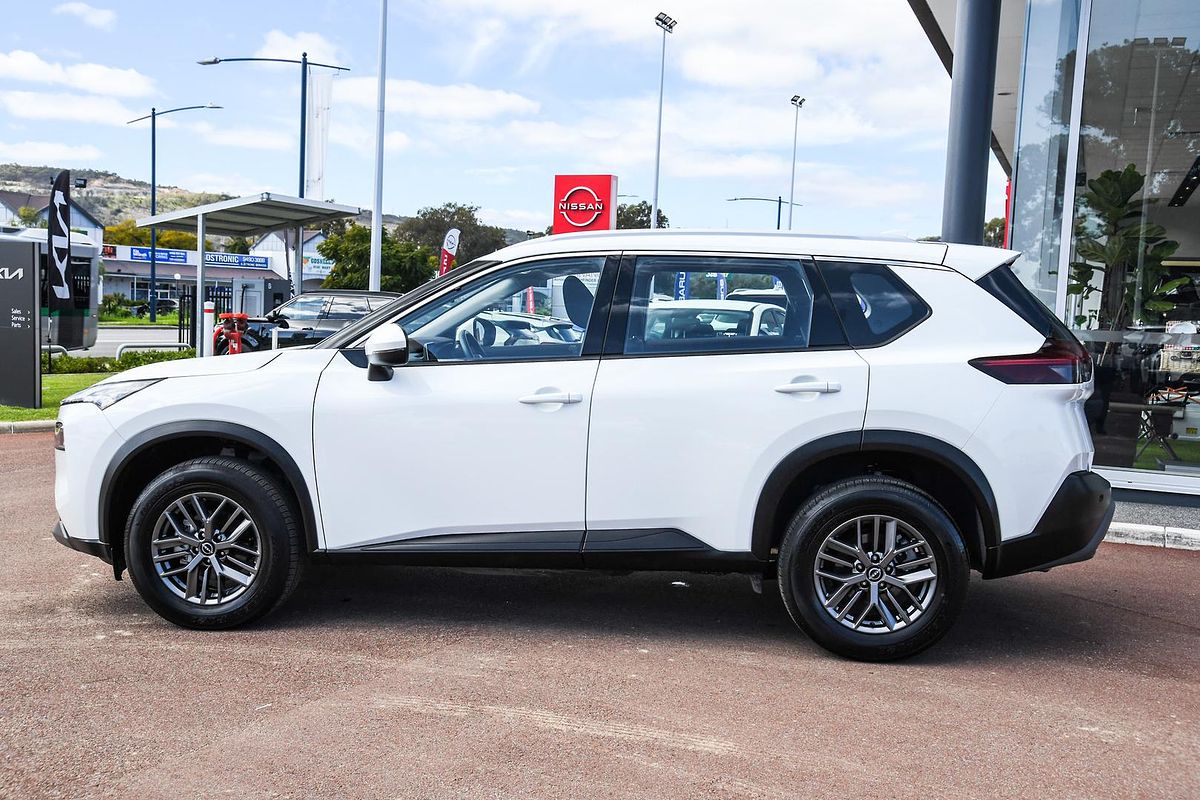 2024 Nissan X-TRAIL ST T33