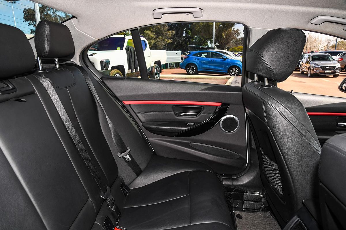 2015 BMW 3 Series 330i Sport Line F30 LCI