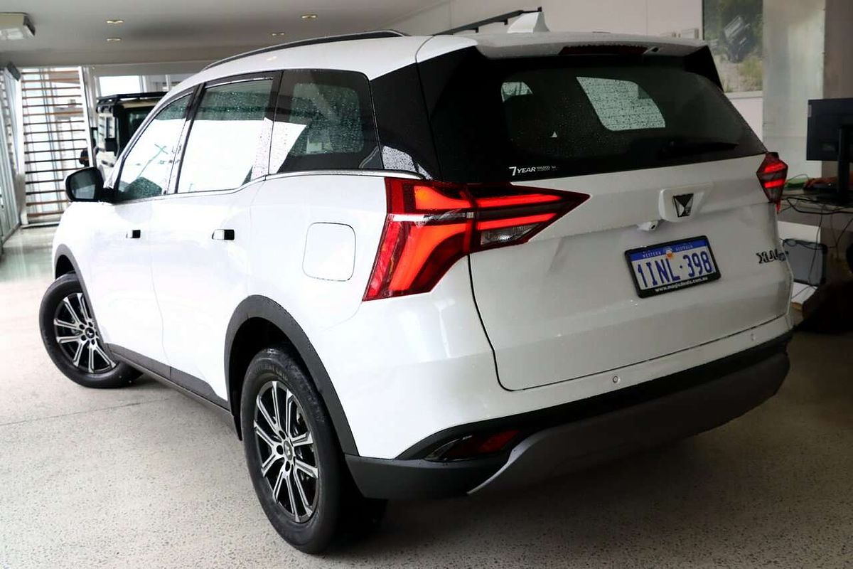 2025 Mahindra XUV700 AX7L