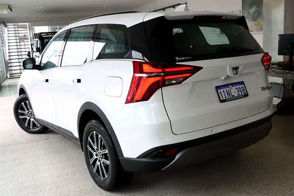 2025 Mahindra XUV700 AX7L