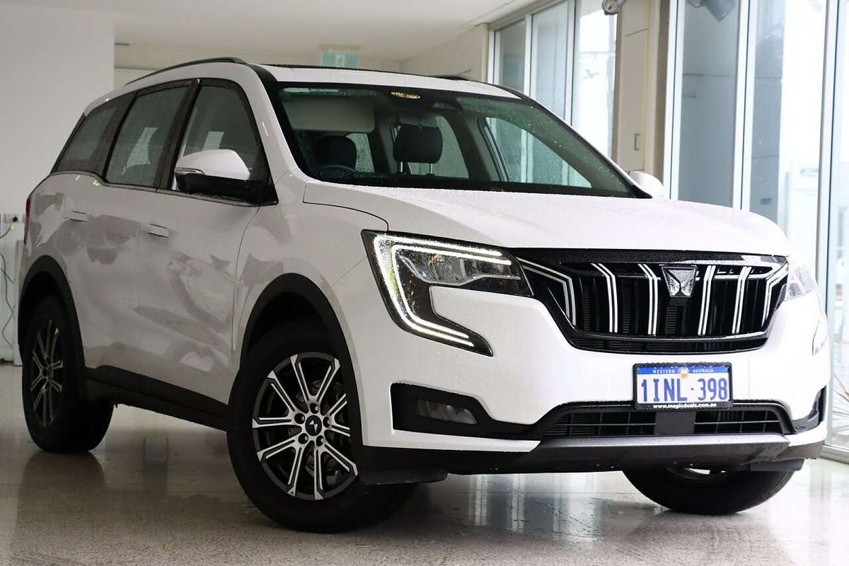 2025 Mahindra XUV700 AX7L