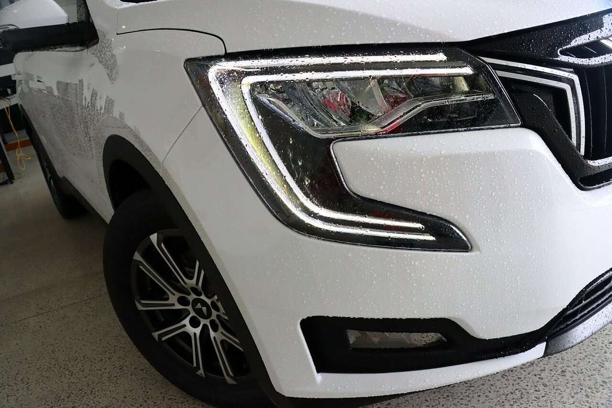 2025 Mahindra XUV700 AX7L