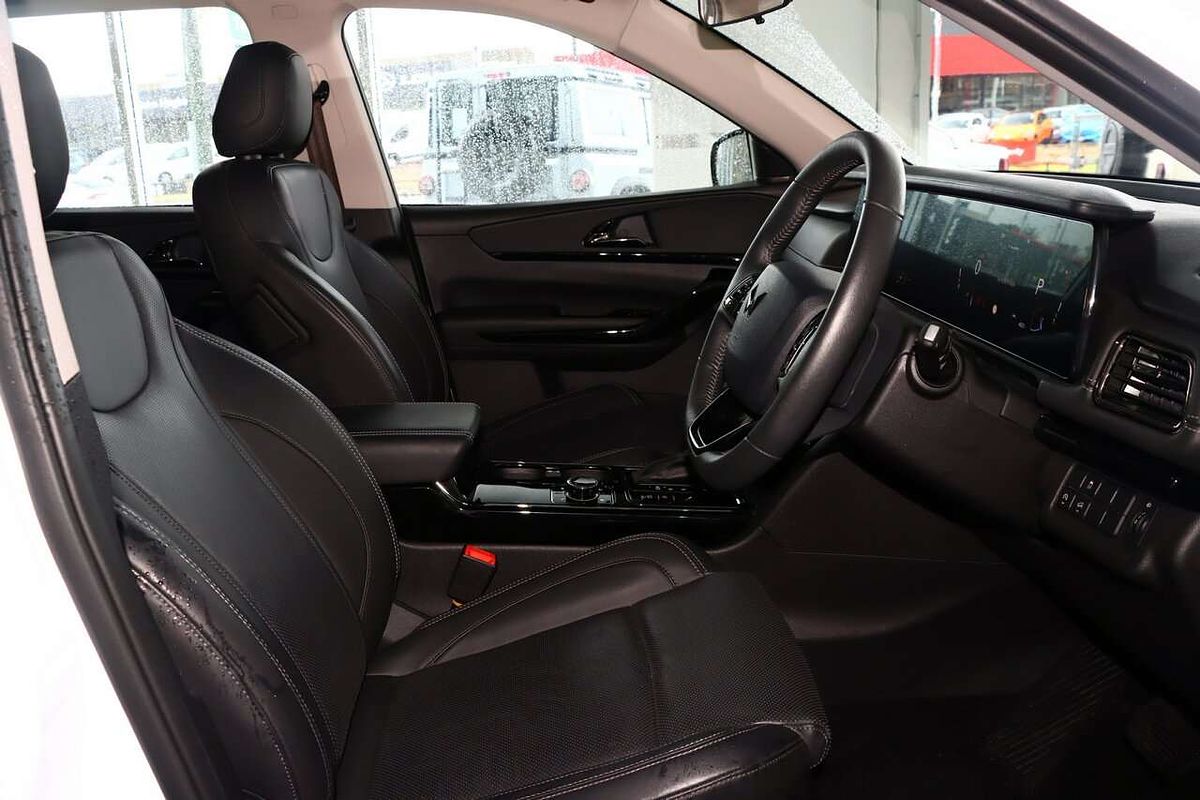 2025 Mahindra XUV700 AX7L