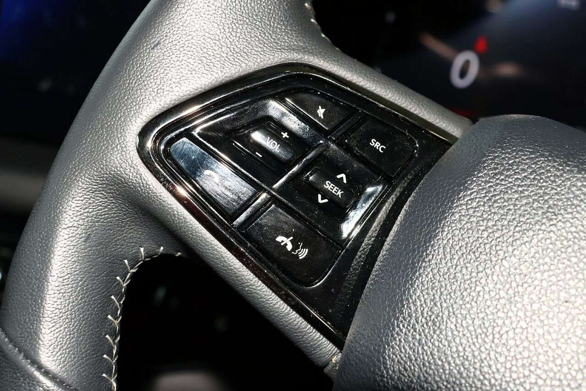 2025 Mahindra XUV700 AX7L