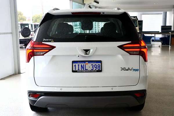 2025 Mahindra XUV700 AX7L