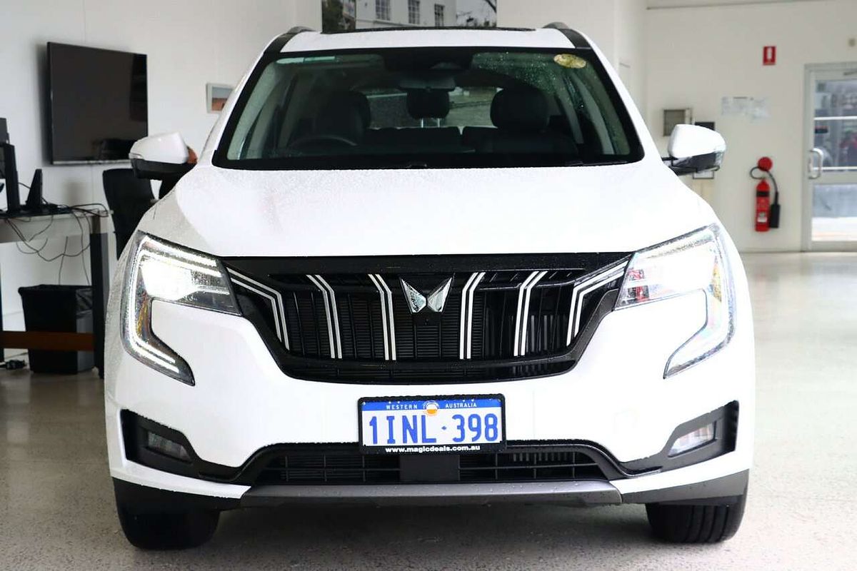 2025 Mahindra XUV700 AX7L