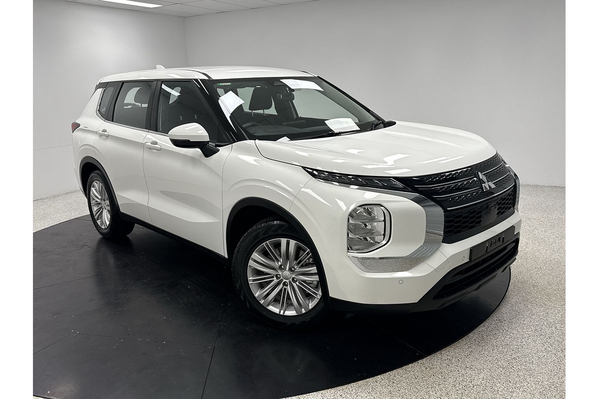 2023 Mitsubishi Outlander ES ZM
