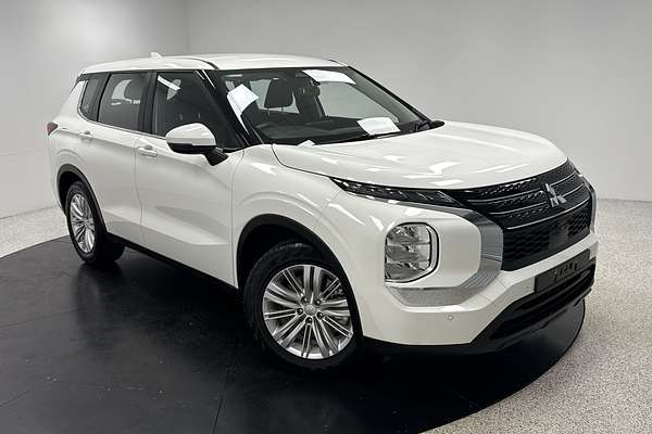 2023 Mitsubishi Outlander ES ZM