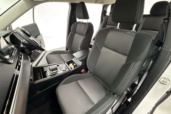 2023 Mitsubishi Outlander ES ZM
